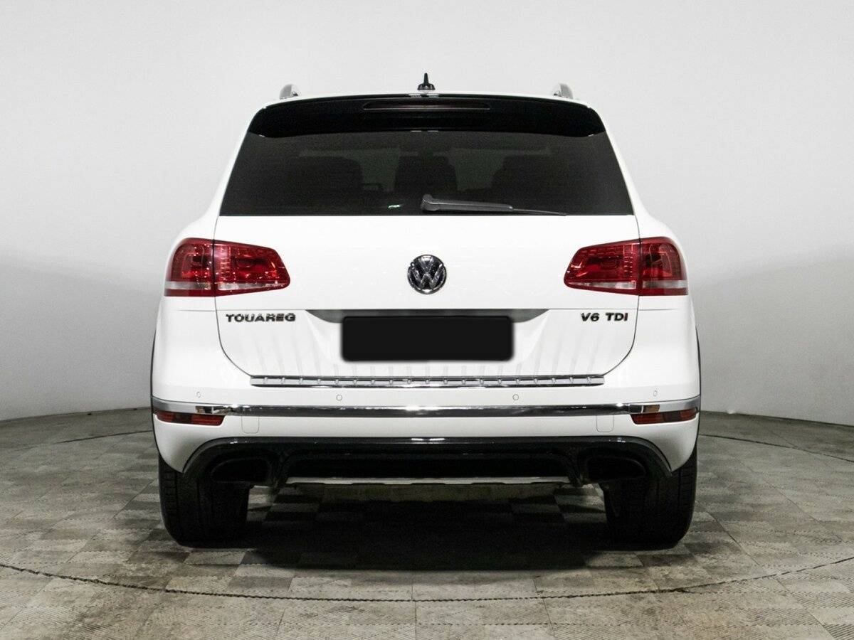 Volkswagen Touareg с пробегом — 2015 год. Фото: #5