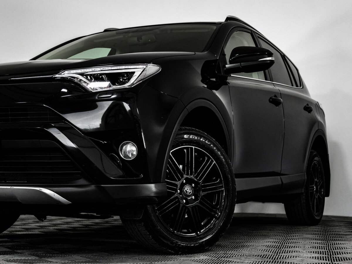 Toyota RAV4 с пробегом — 2017 год. Фото: #1