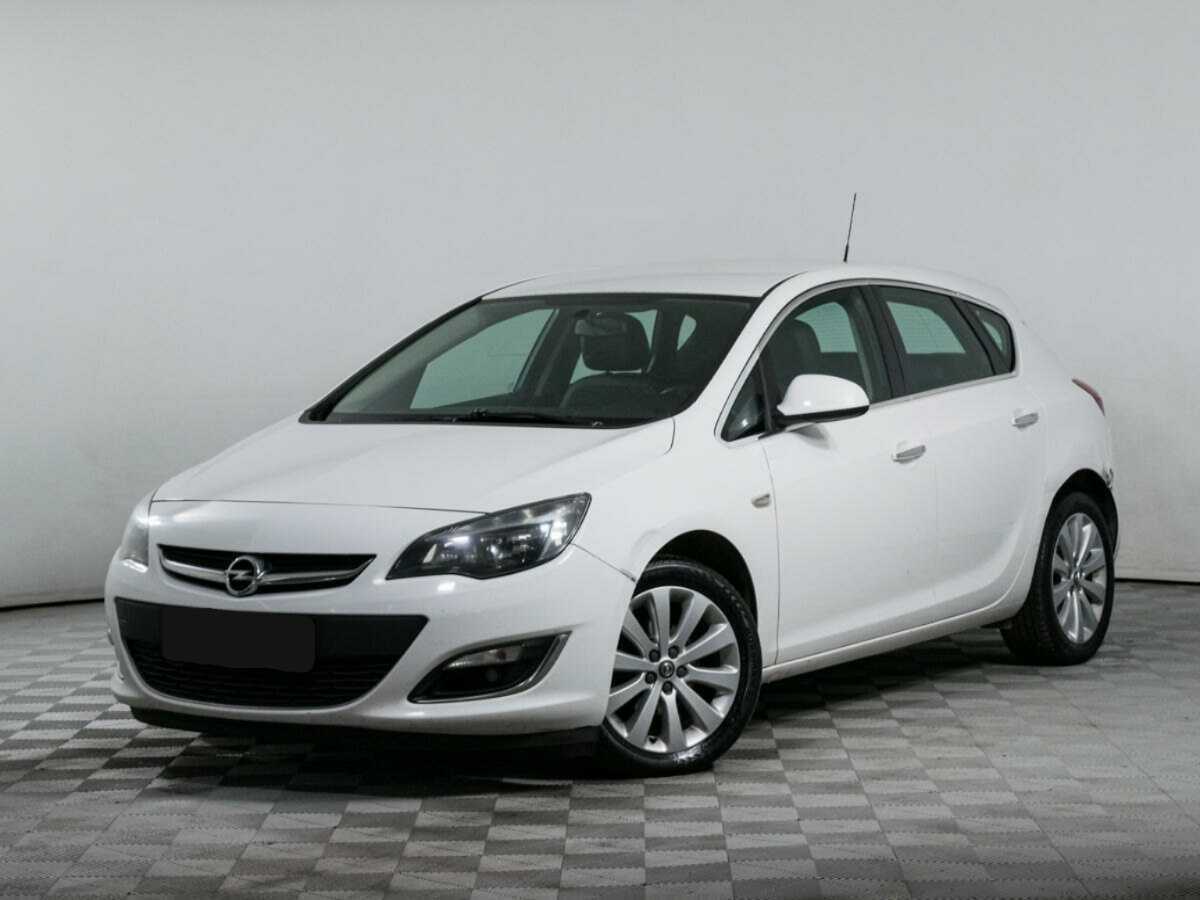 Opel Astra с пробегом — 2013 год. Фото: #0