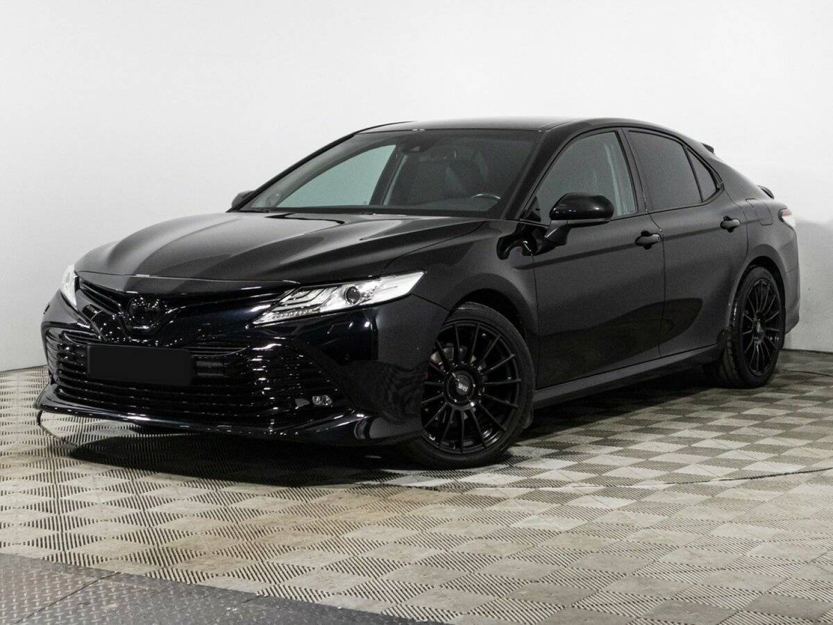 Toyota Camry с пробегом — 2018 год. Посмотреть фото