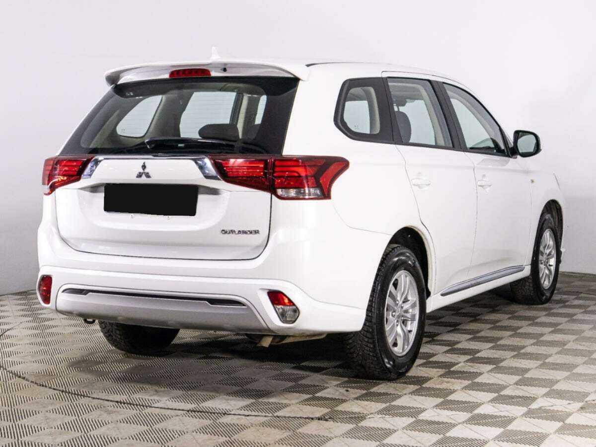 Mitsubishi Outlander с пробегом — 2022 год. Фото: #4