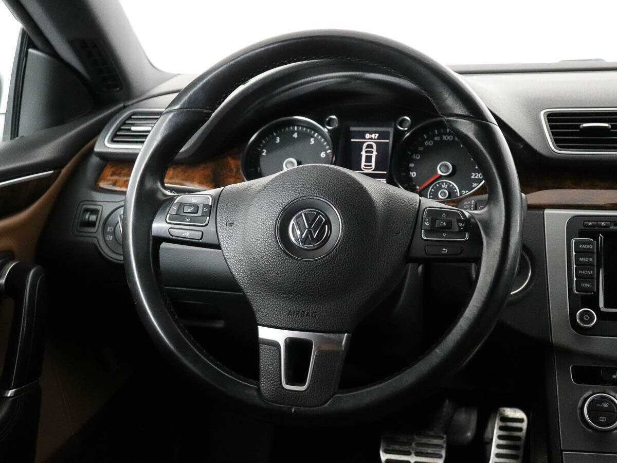 Volkswagen Passat CC с пробегом — 2012 год. Фото: #12