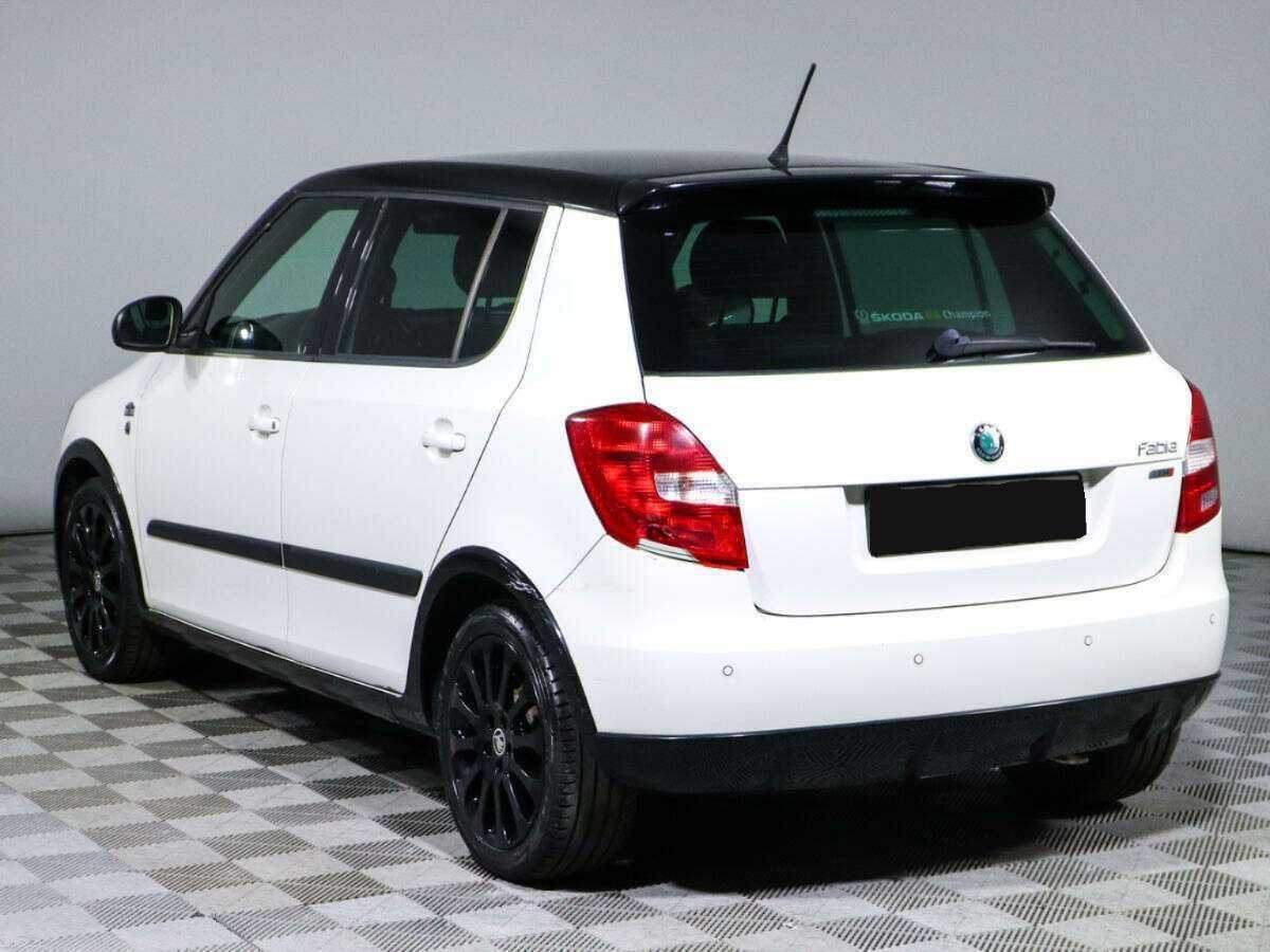 Skoda Fabia с пробегом — 2012 год. Фото: #6