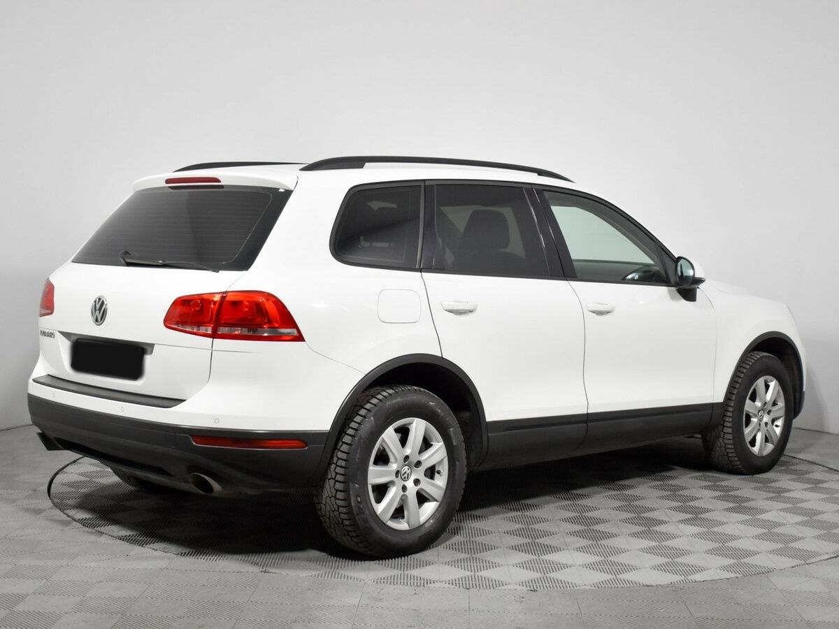Volkswagen Touareg с пробегом — 2015 год. Фото: #4