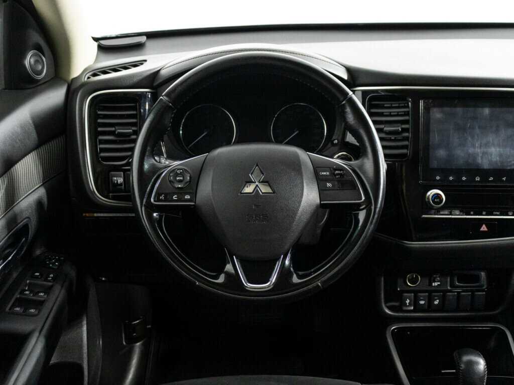 Mitsubishi Outlander с пробегом — 2021 год. Фото: #19