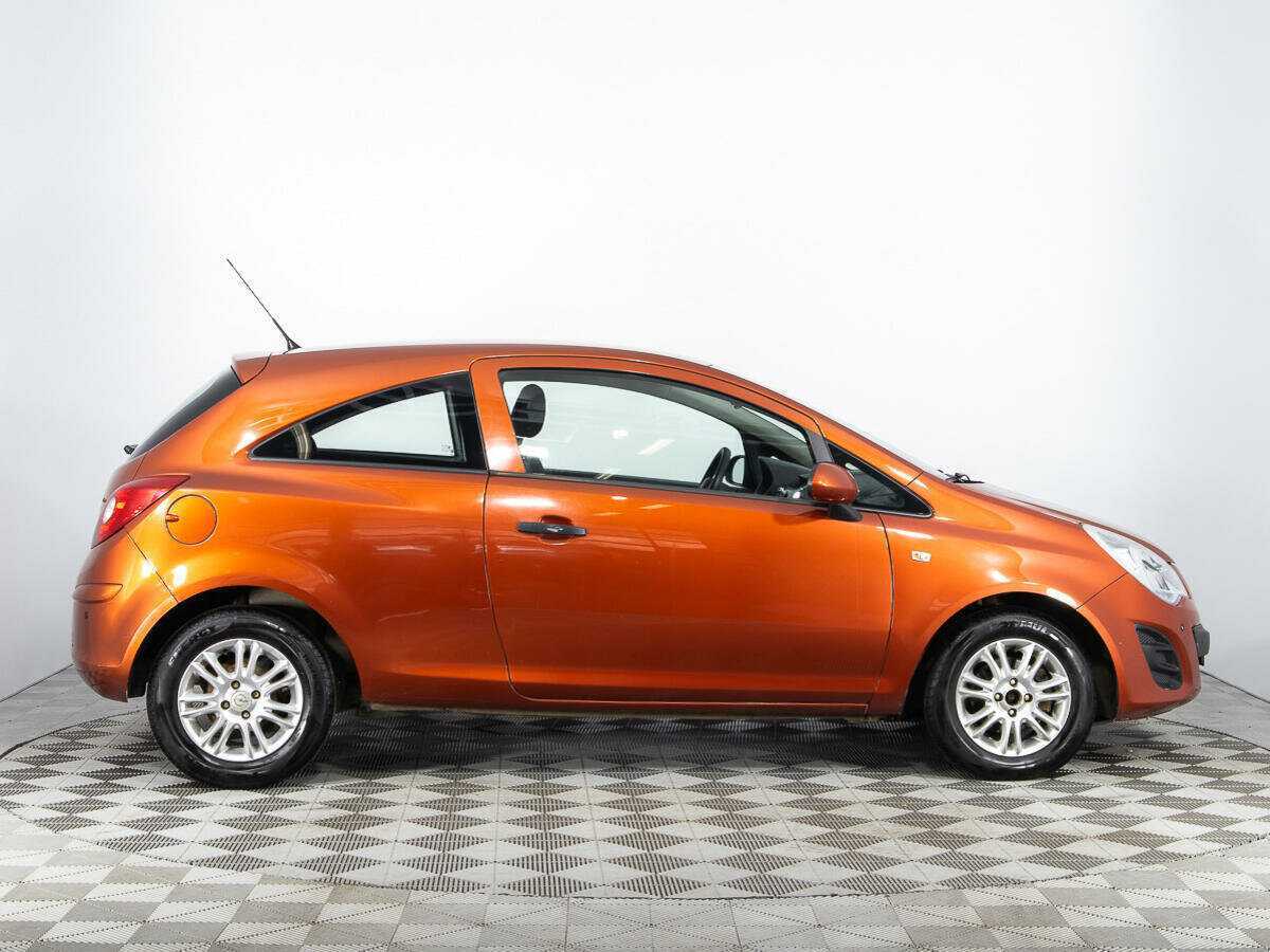 Opel Corsa с пробегом — 2012 год. Фото: #3