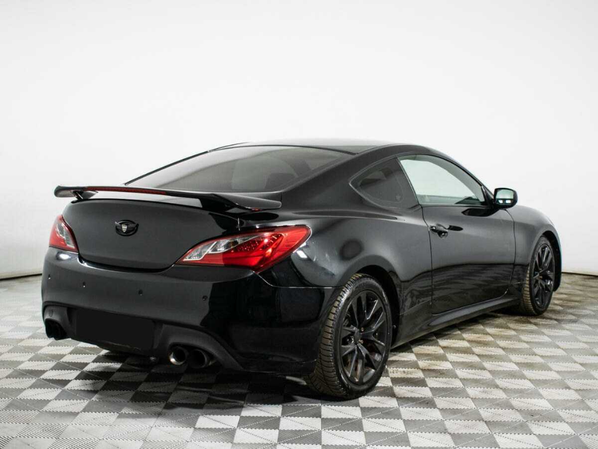 Hyundai Genesis Coupe с пробегом — 2012 год. Фото: #3
