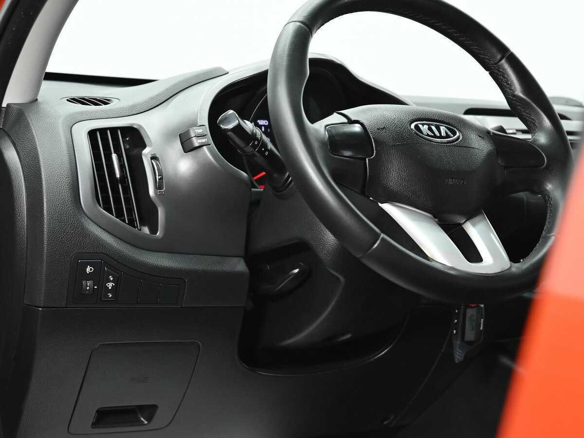 Kia Sportage с пробегом — 2012 год. Фото: #8