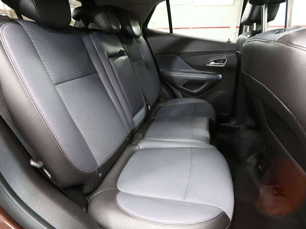 Opel Mokka с пробегом — 2013 год. Фото: #12