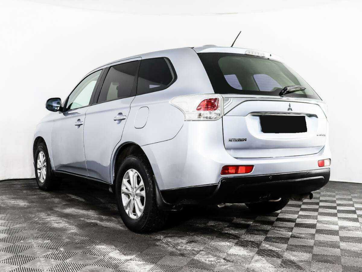 Mitsubishi Outlander с пробегом — 2012 год. Фото: #6