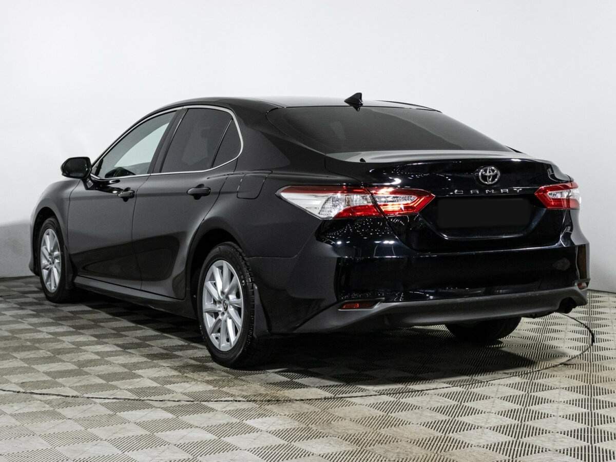 Toyota Camry с пробегом — 2021 год. Фото: #6
