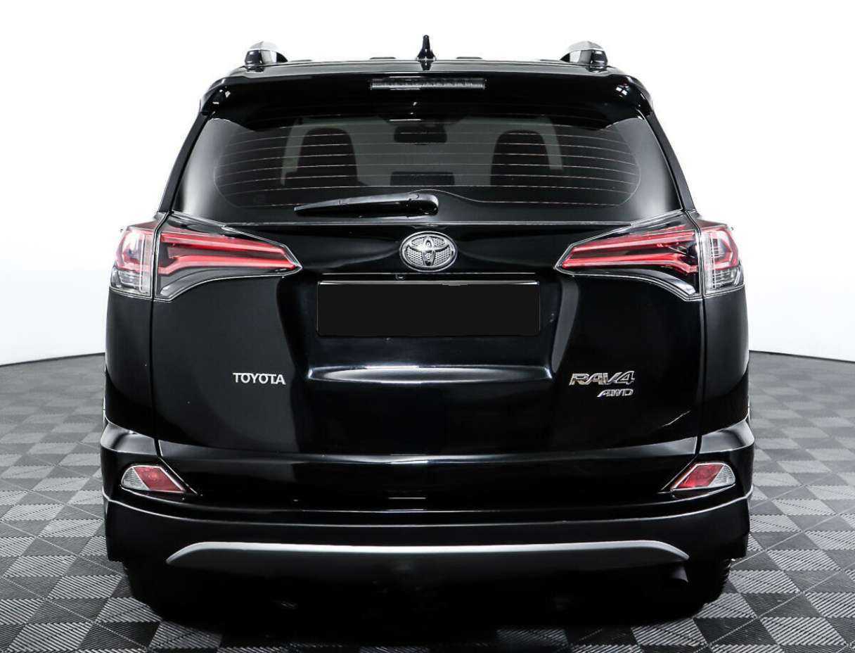 Toyota RAV4 с пробегом — 2017 год. Фото: #5