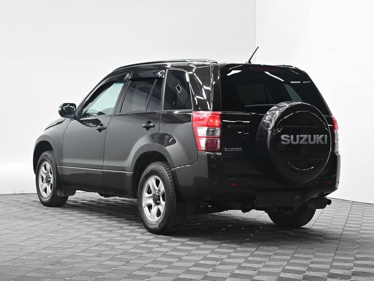 Suzuki Grand Vitara с пробегом — 2013 год. Фото: #2