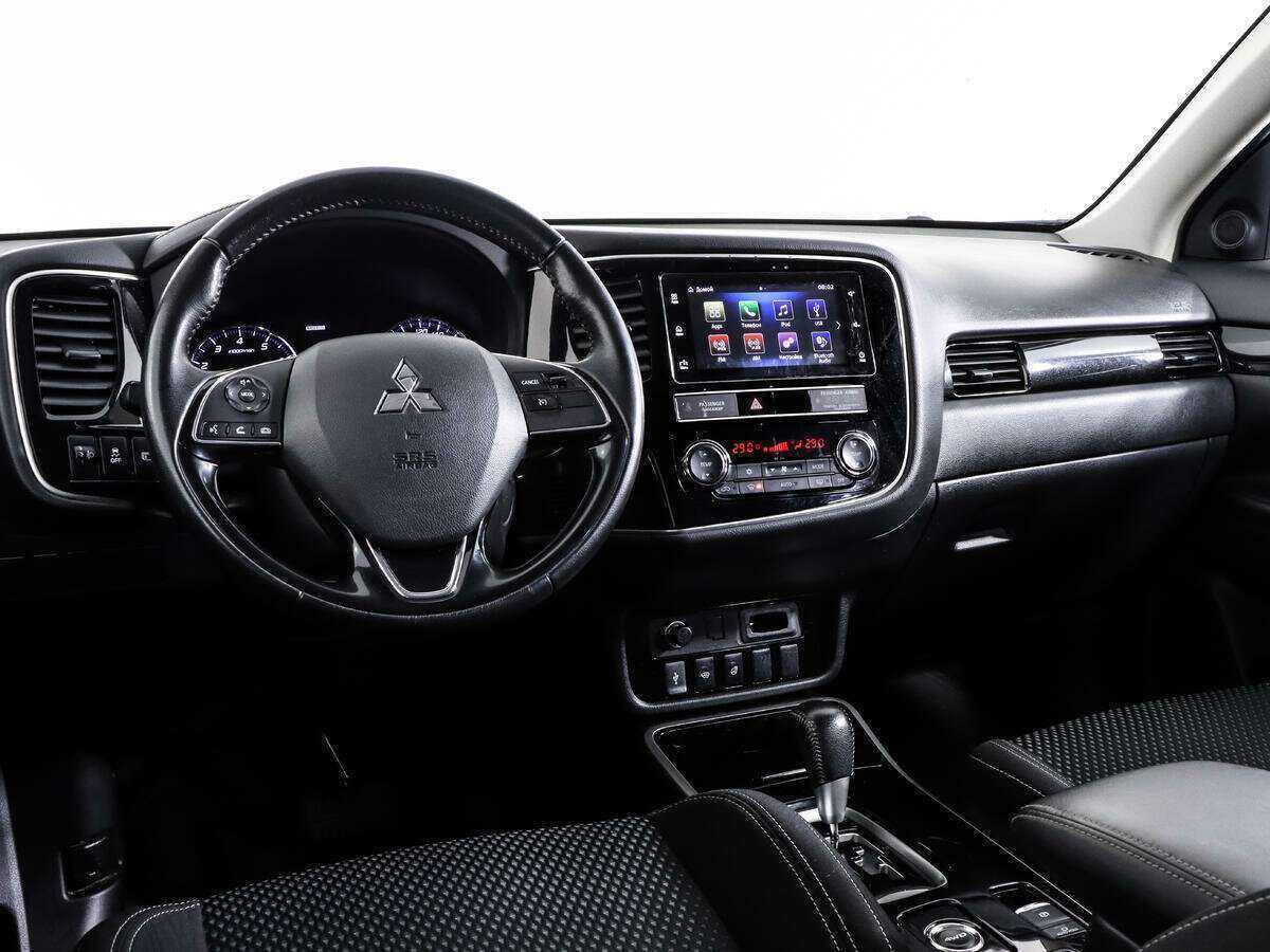 Mitsubishi Outlander с пробегом — 2020 год. Фото: #11