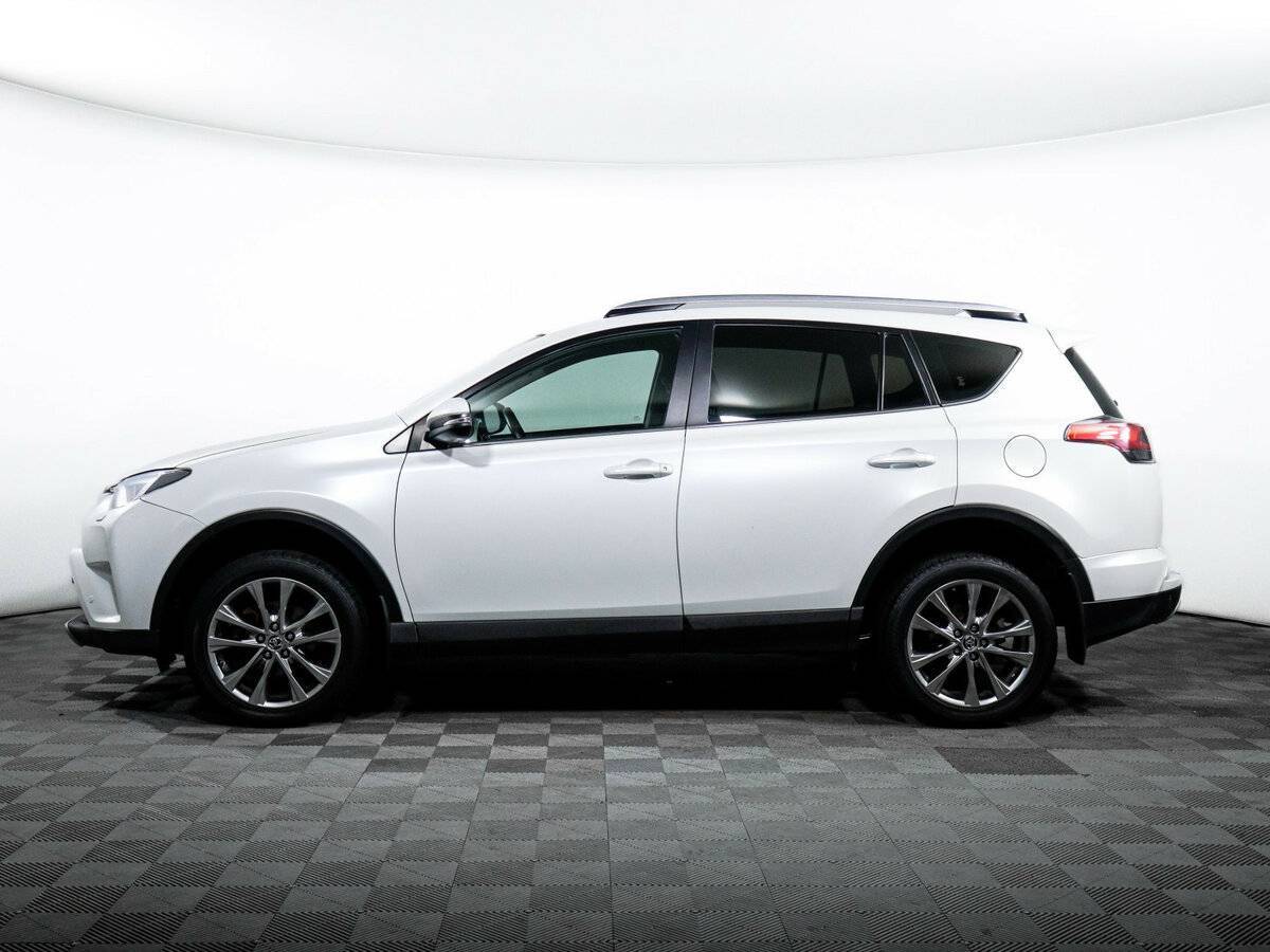 Toyota RAV4 с пробегом — 2018 год. Фото: #7