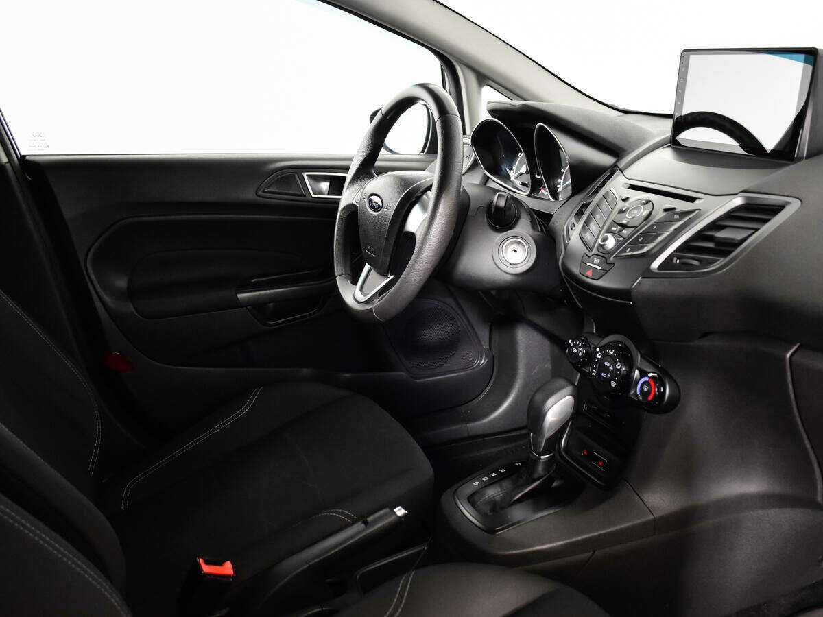 Ford Fiesta с пробегом — 2016 год. Фото: #6