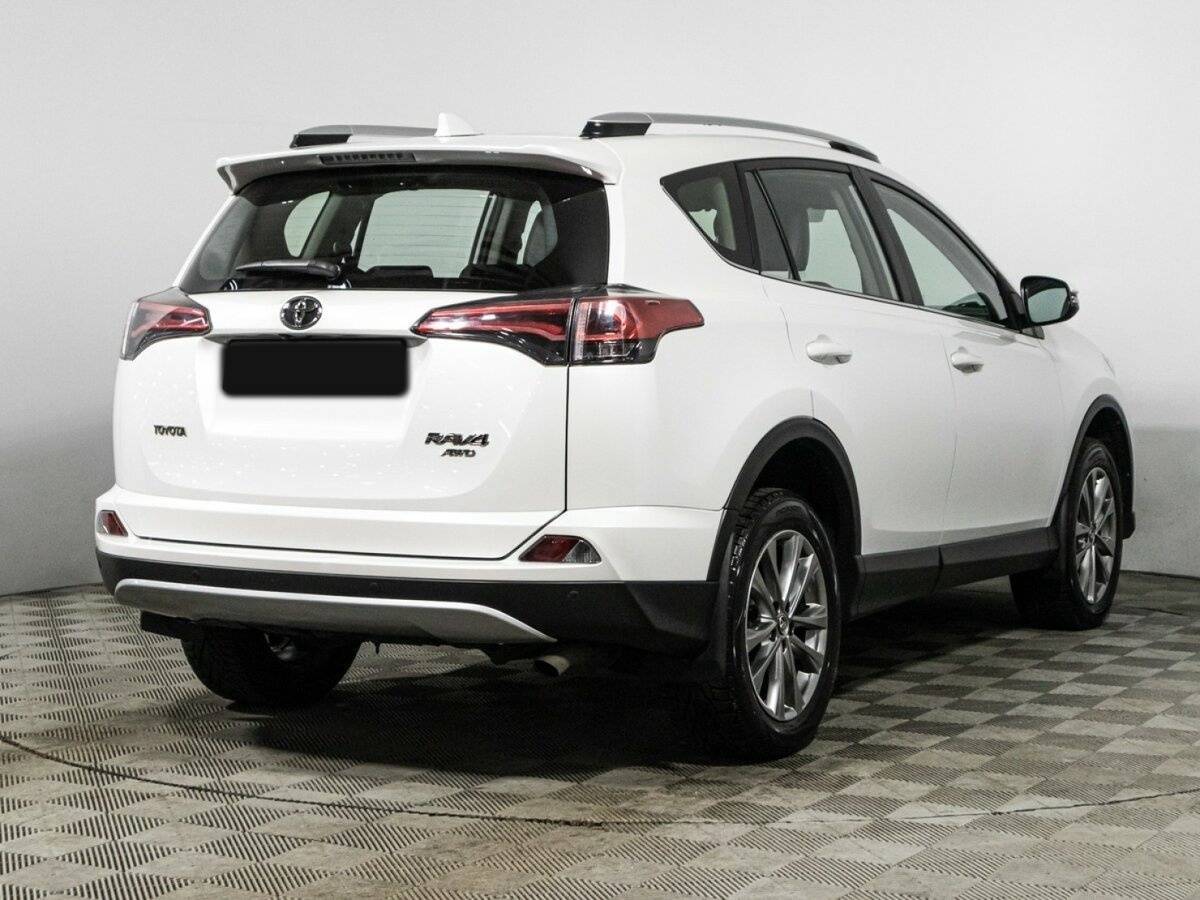 Toyota RAV4 с пробегом — 2018 год. Фото: #4