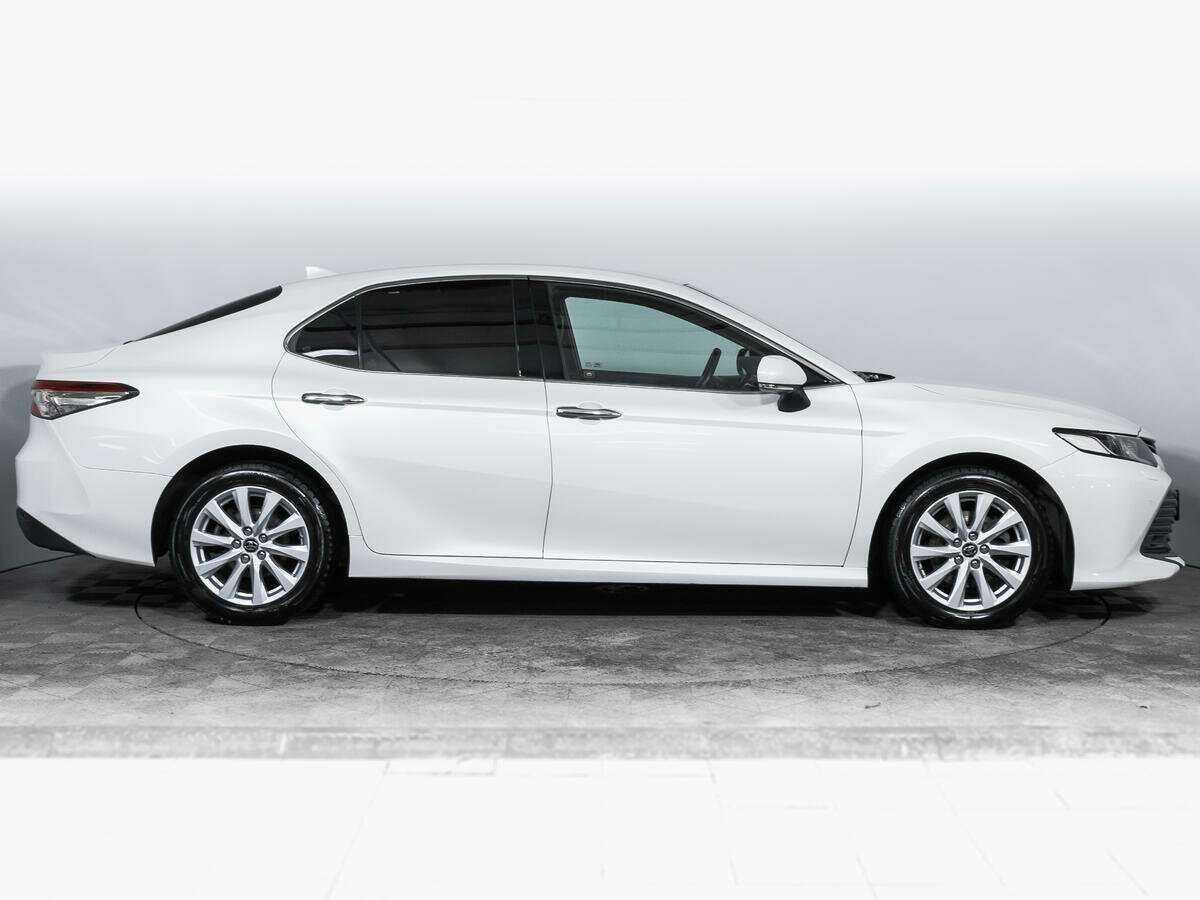 Toyota Camry с пробегом — 2019 год. Фото: #3
