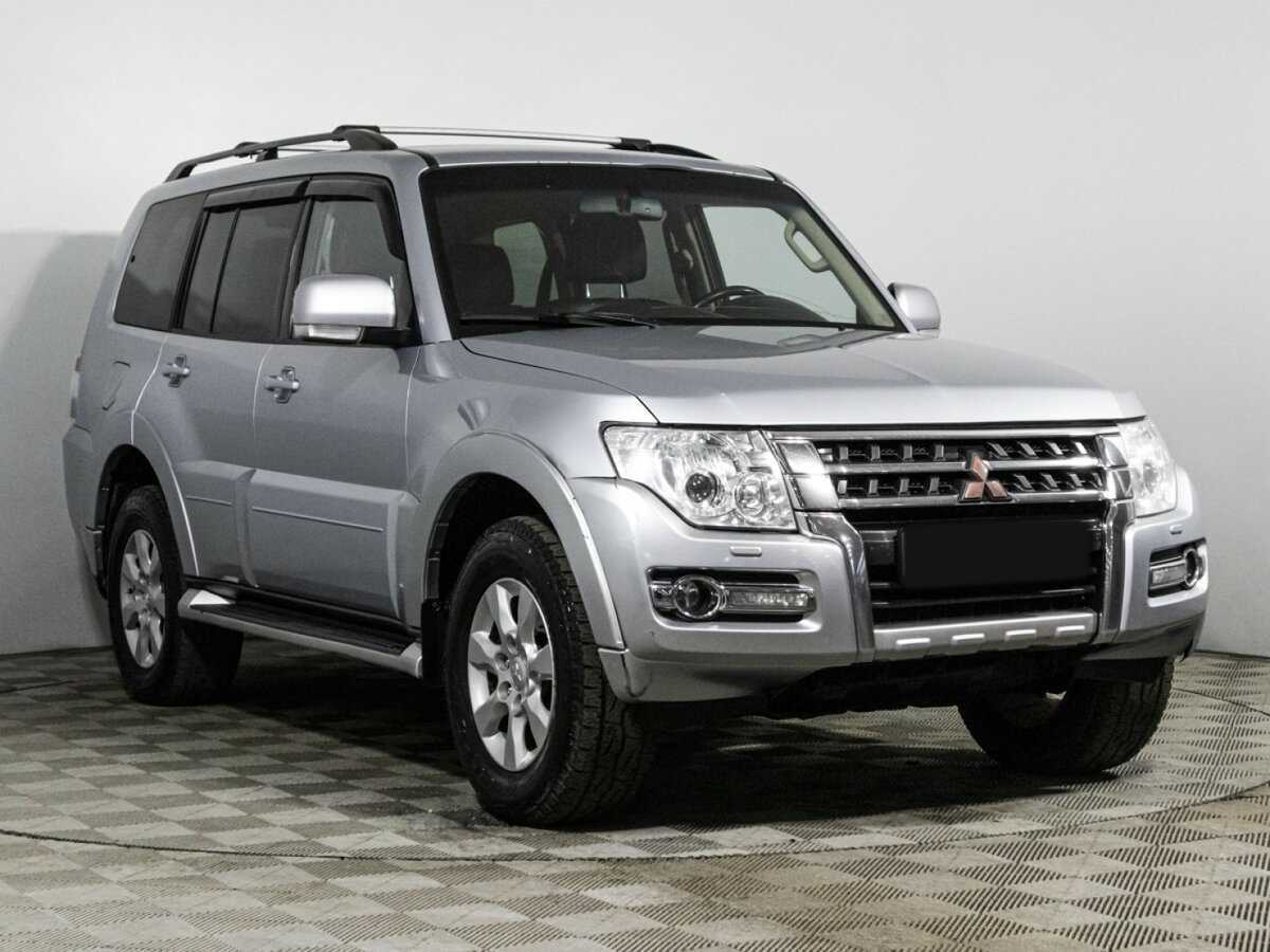Mitsubishi Pajero с пробегом — 2015 год. Фото: #2