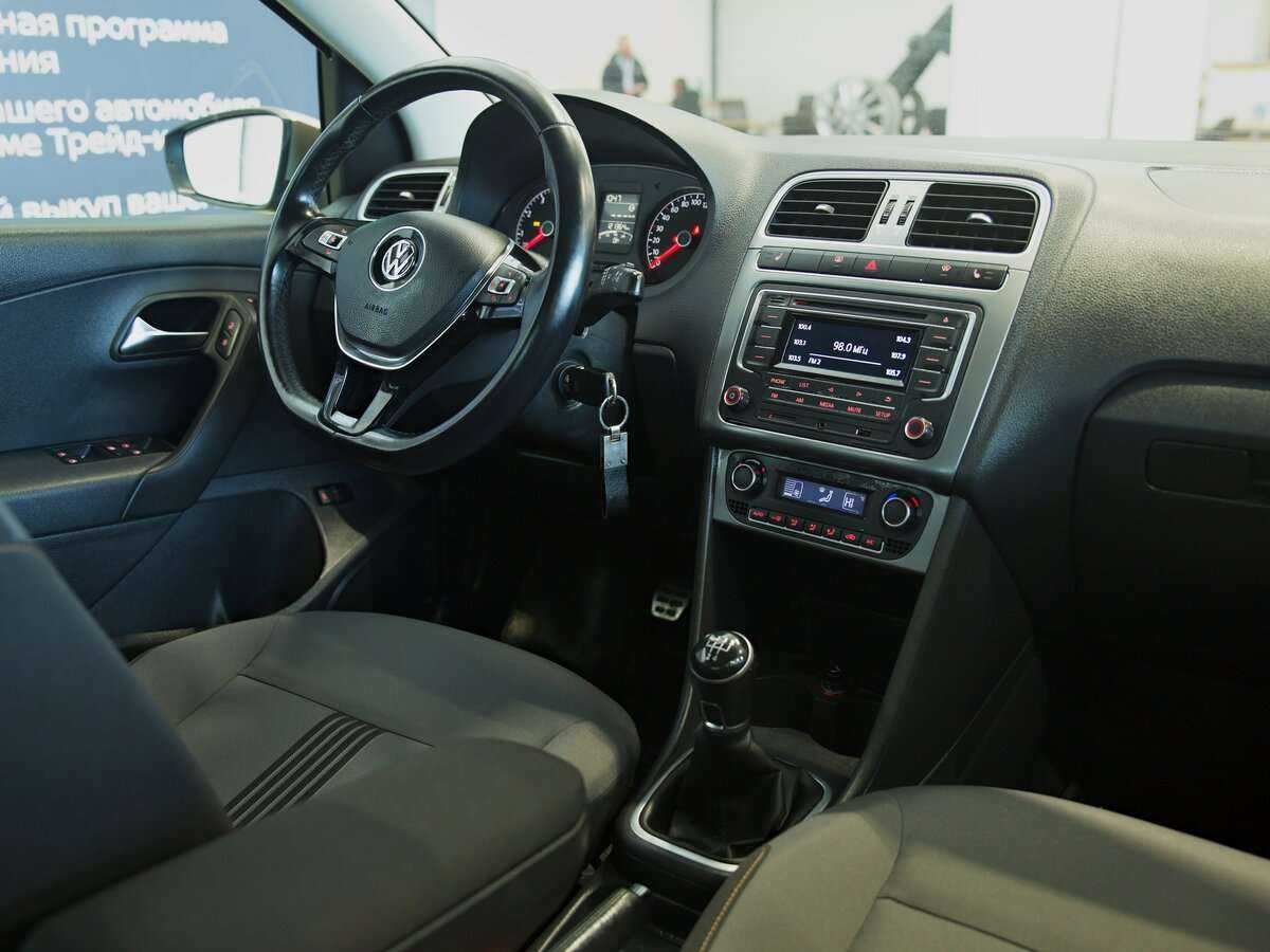 Volkswagen Polo с пробегом — 2016 год. Фото: #4