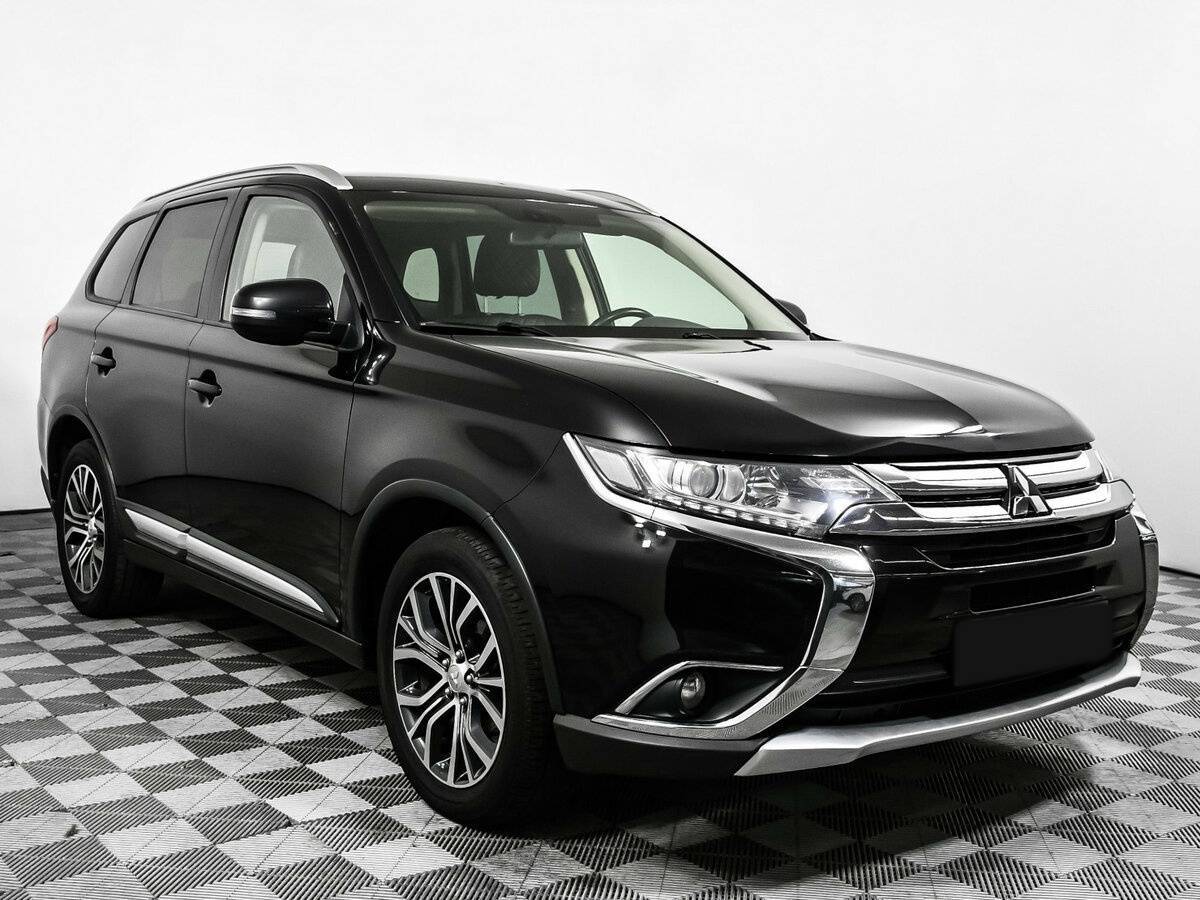 Mitsubishi Outlander с пробегом — 2018 год. Фото: #2
