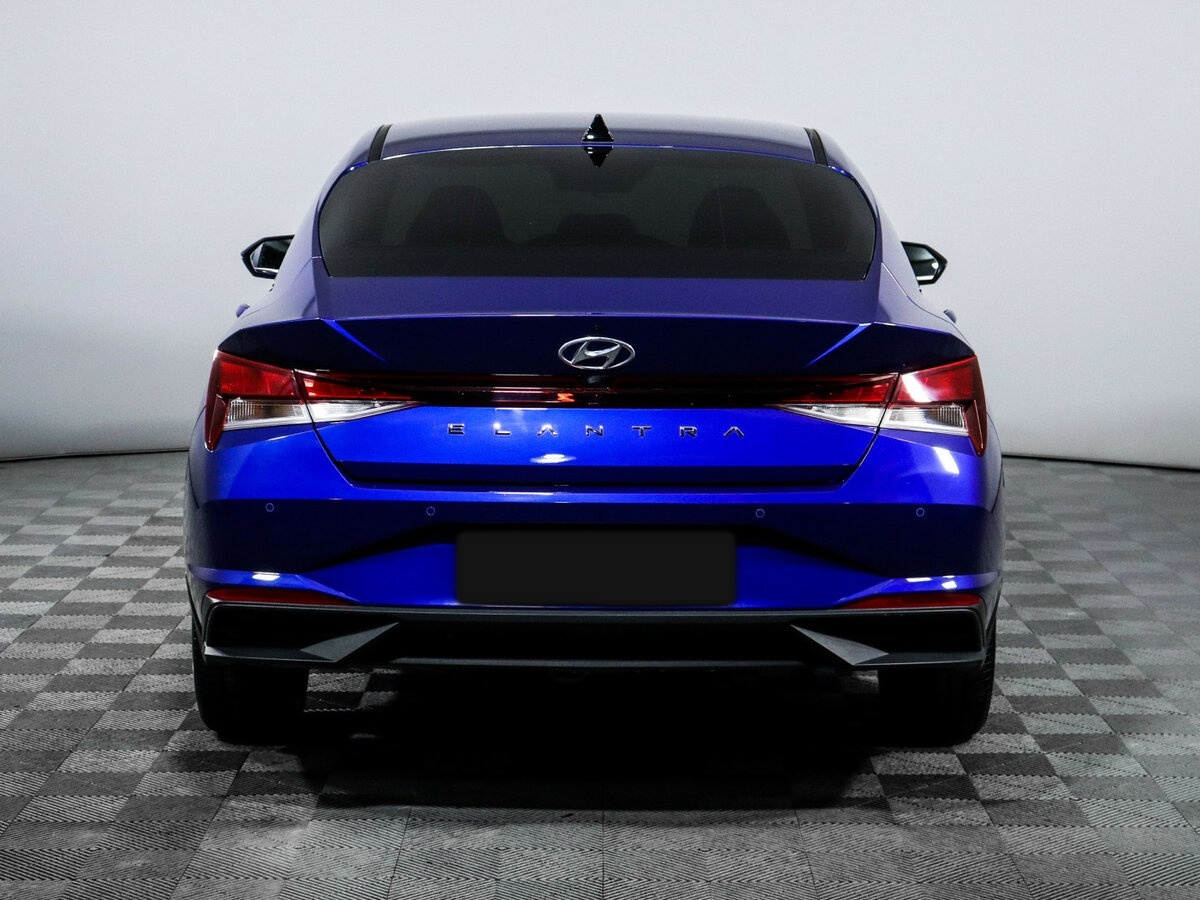 Hyundai Elantra с пробегом — 2021 год. Фото: #4