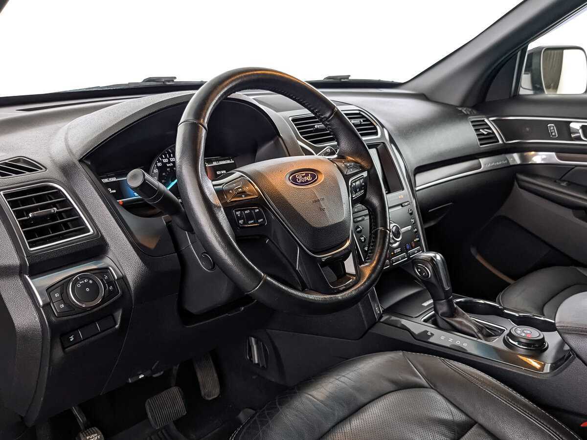 Ford Explorer с пробегом — 2018 год. Фото: #13