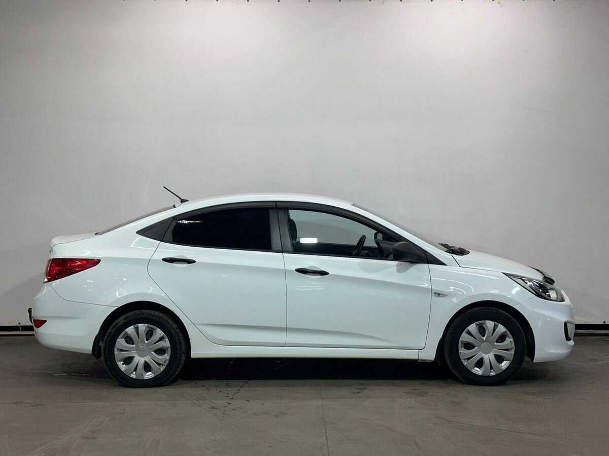 Hyundai Solaris с пробегом — 2014 год. Фото: #3