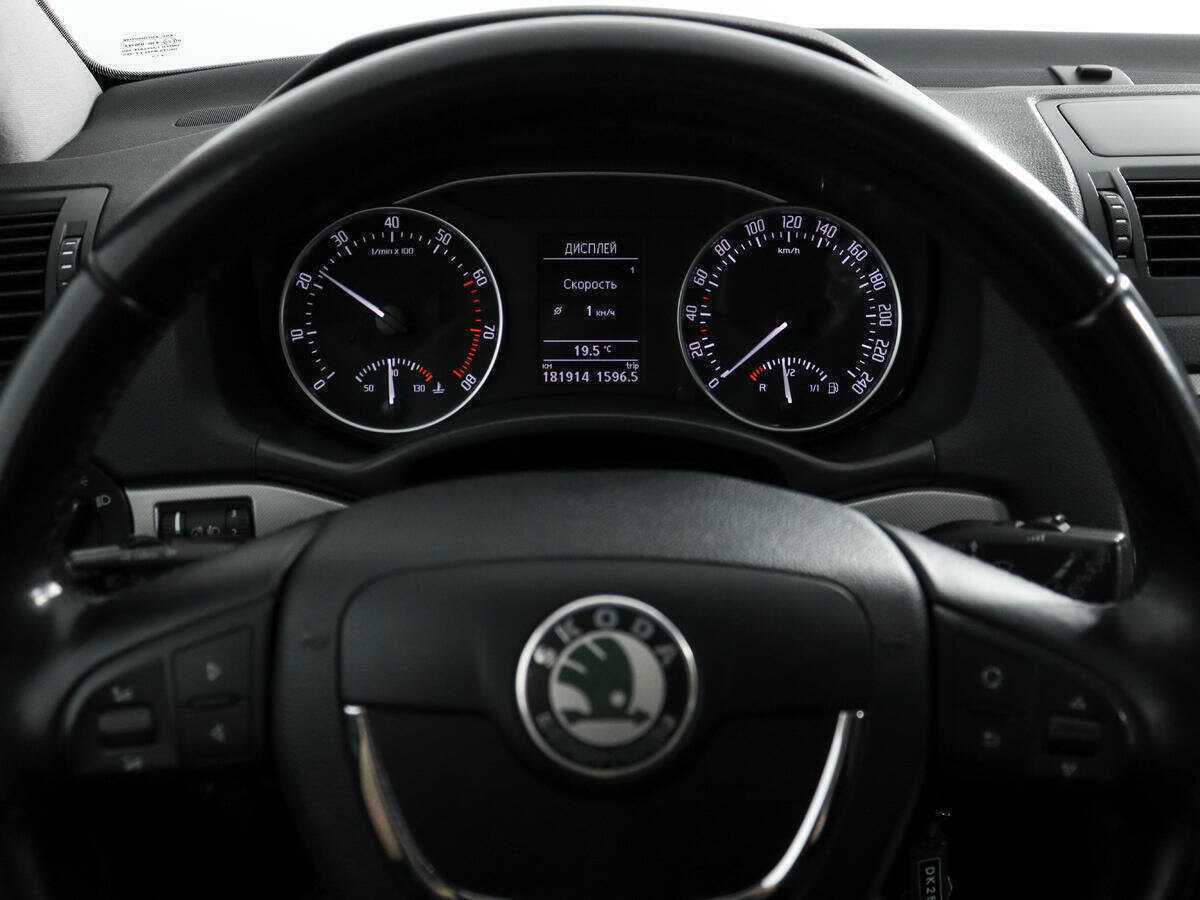 Skoda Octavia с пробегом — 2013 год. Фото: #16