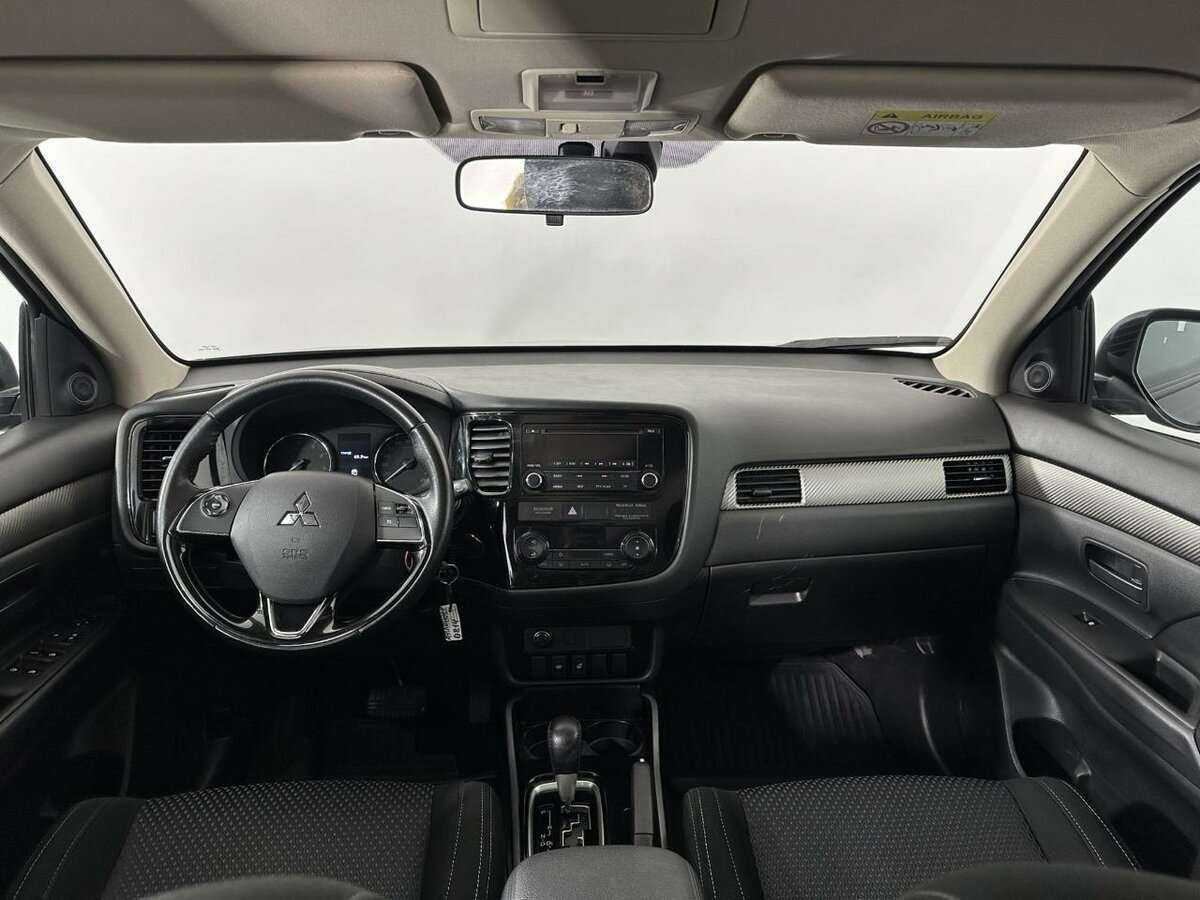 Mitsubishi Outlander с пробегом — 2017 год. Фото: #6