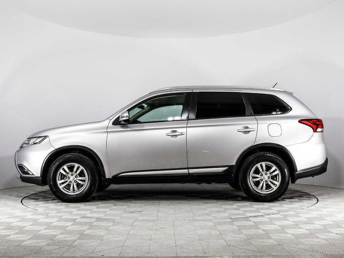 Mitsubishi Outlander с пробегом — 2015 год. Фото: #7