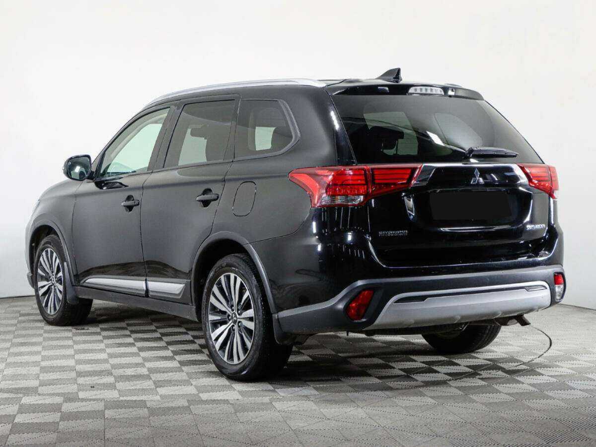 Mitsubishi Outlander с пробегом — 2020 год. Фото: #6