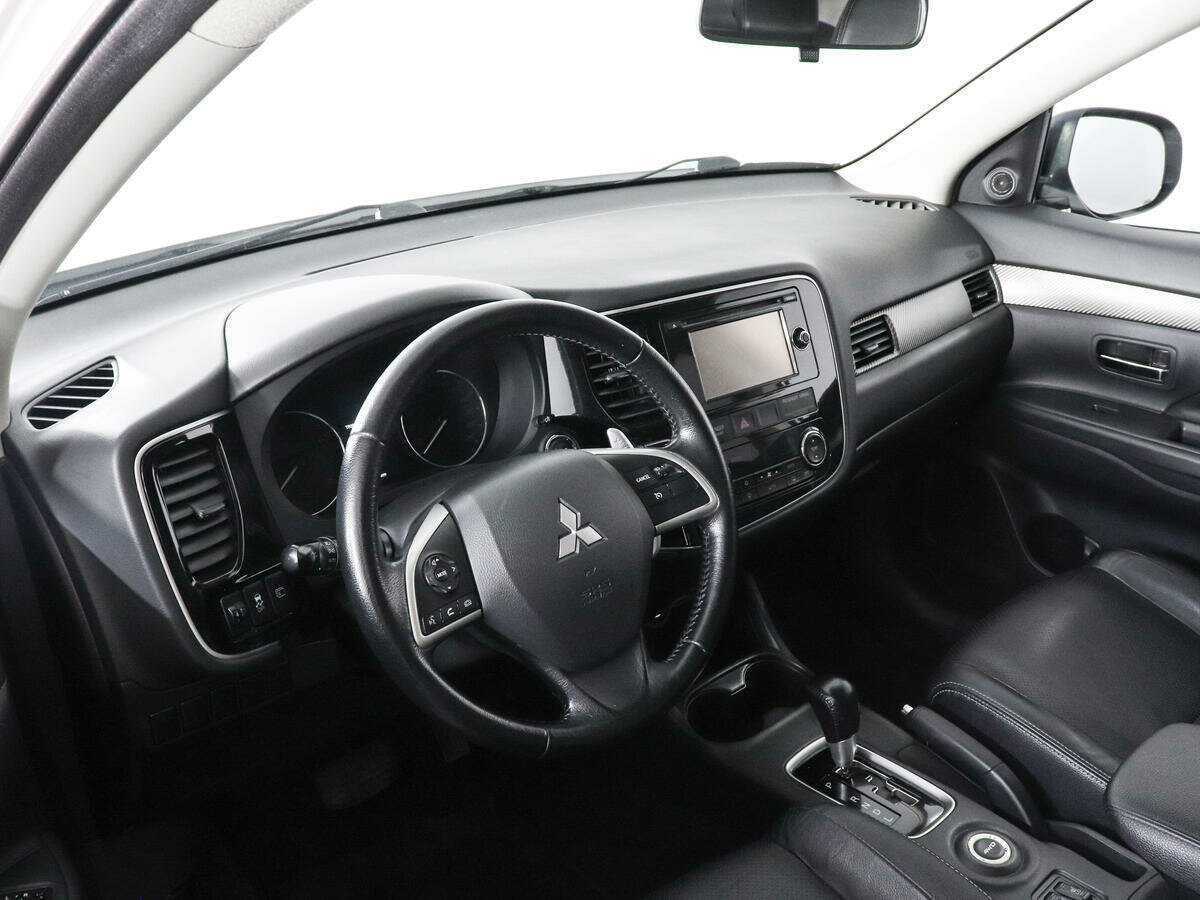 Mitsubishi Outlander с пробегом — 2013 год. Фото: #8