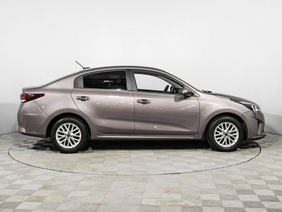 Kia Rio с пробегом — 2021 год. Фото: #3