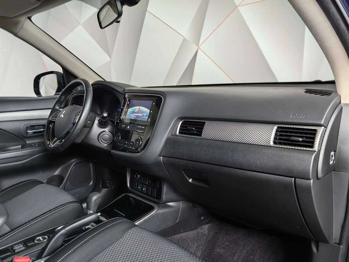 Mitsubishi Outlander с пробегом — 2018 год. Фото: #8