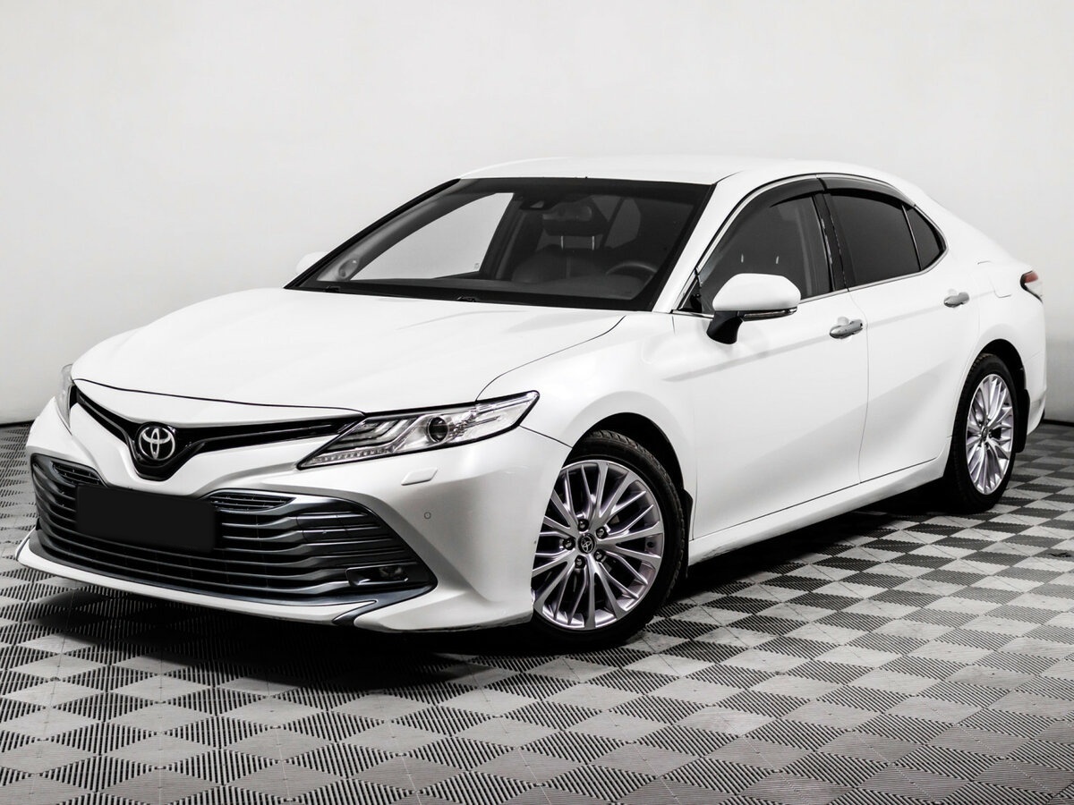 Toyota Camry с пробегом — 2019 год. Посмотреть фото
