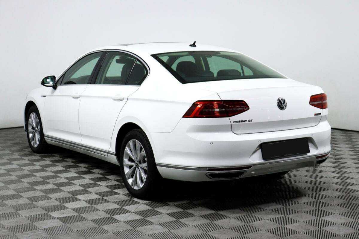 Volkswagen Passat с пробегом — 2018 год. Фото: #5