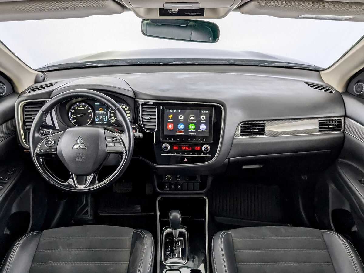 Mitsubishi Outlander с пробегом — 2021 год. Фото: #13