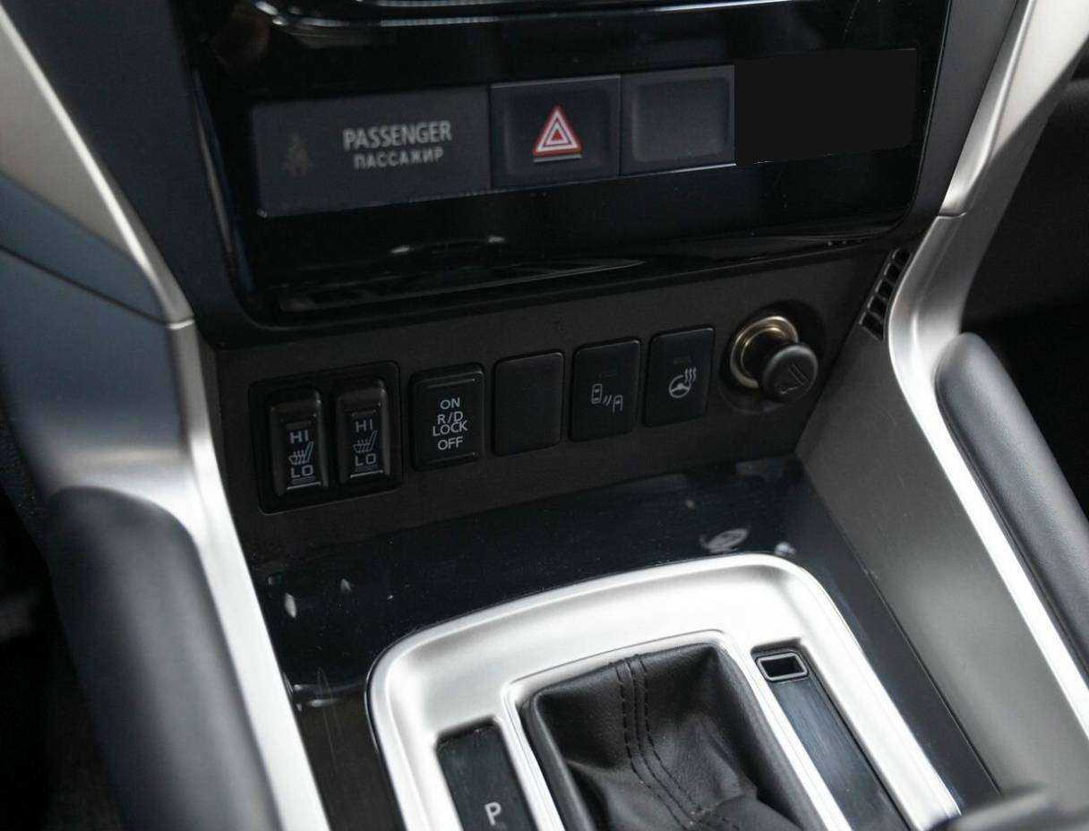 Mitsubishi Pajero Sport с пробегом — 2018 год. Фото: #21