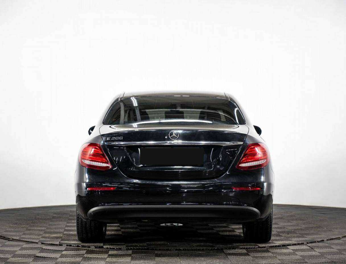 Mercedes-Benz E-Класс с пробегом — 2017 год. Фото: #4