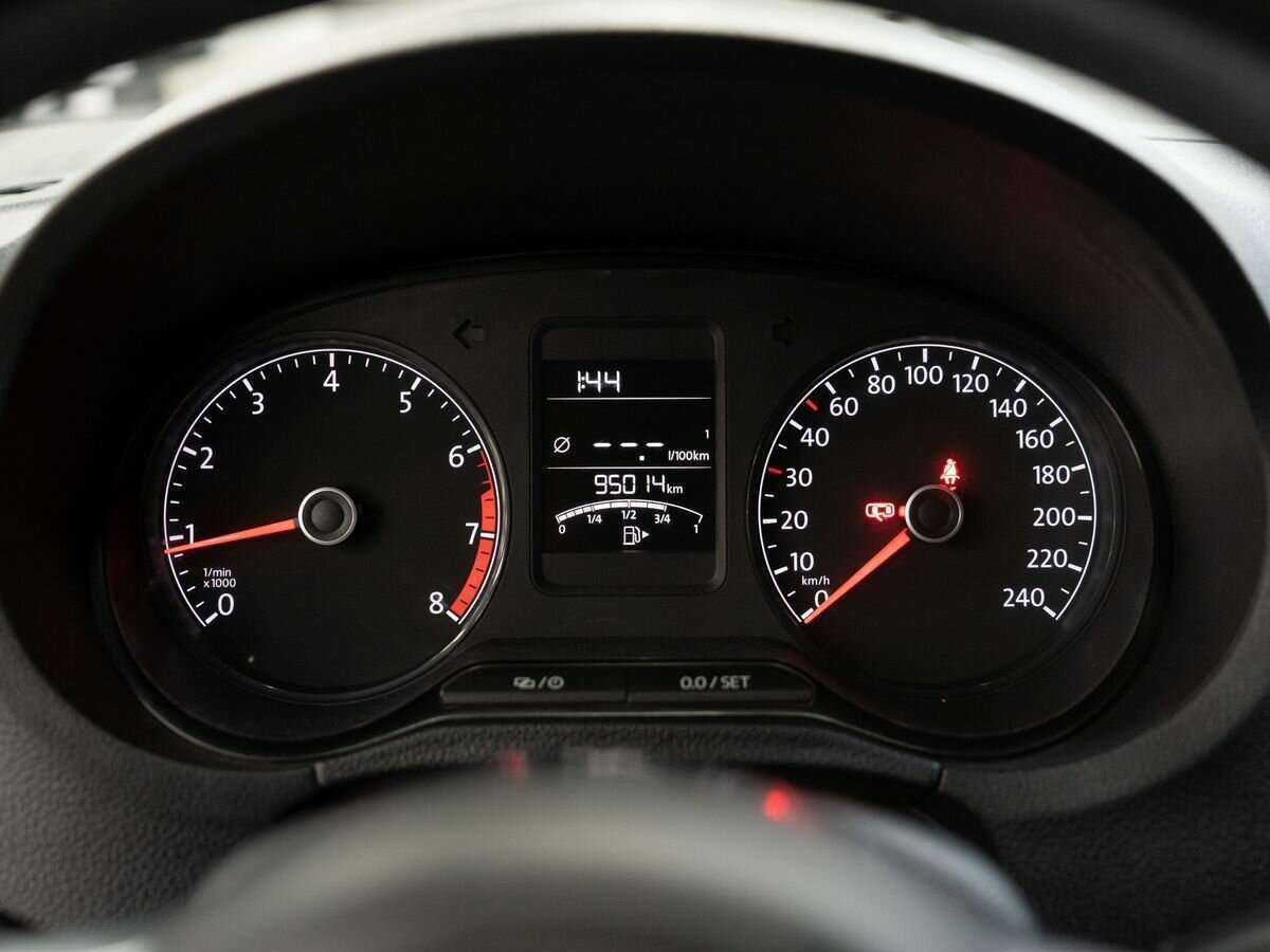 Volkswagen Polo с пробегом — 2019 год. Фото: #9