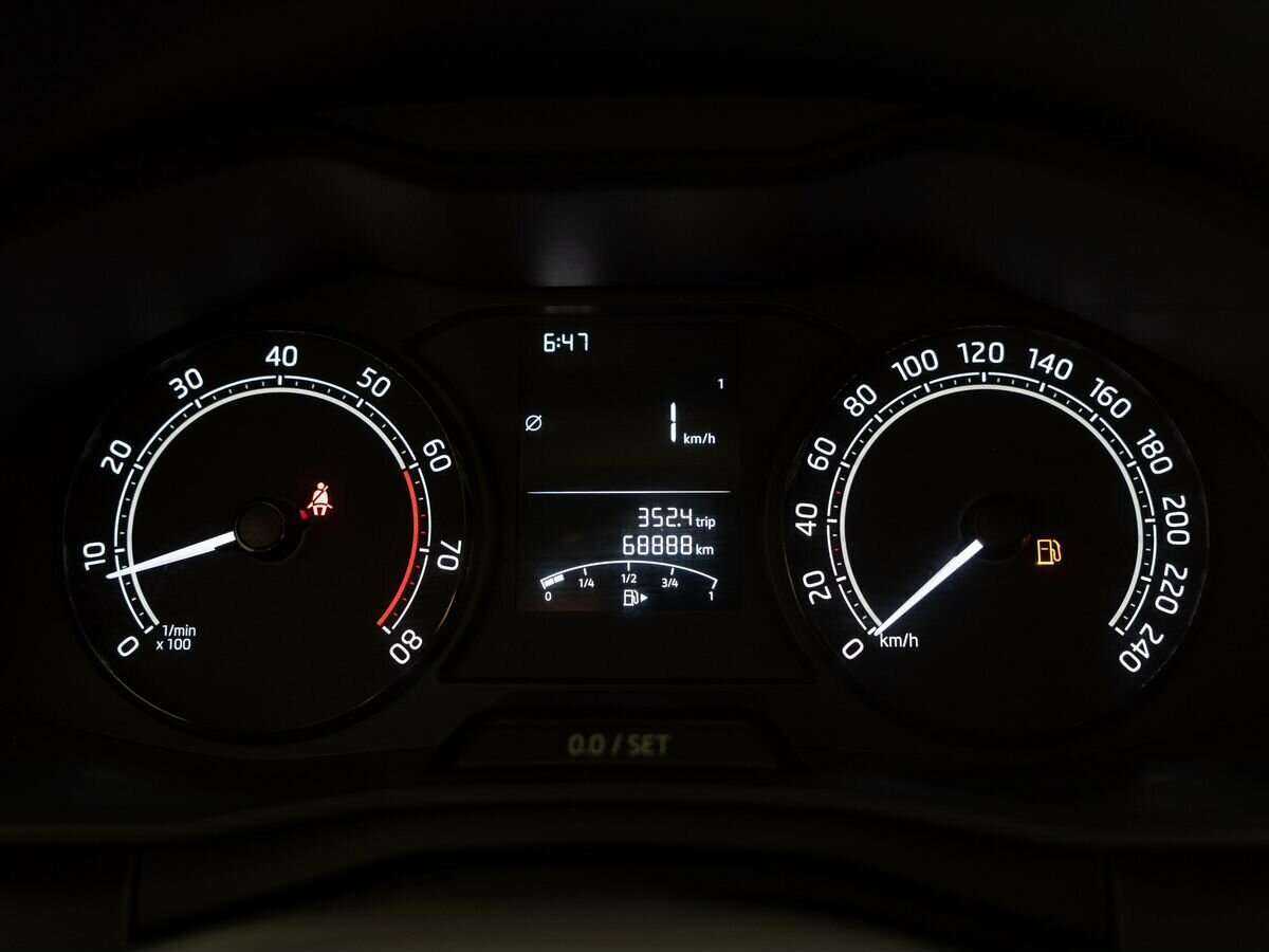 Skoda Rapid с пробегом — 2021 год. Фото: #12