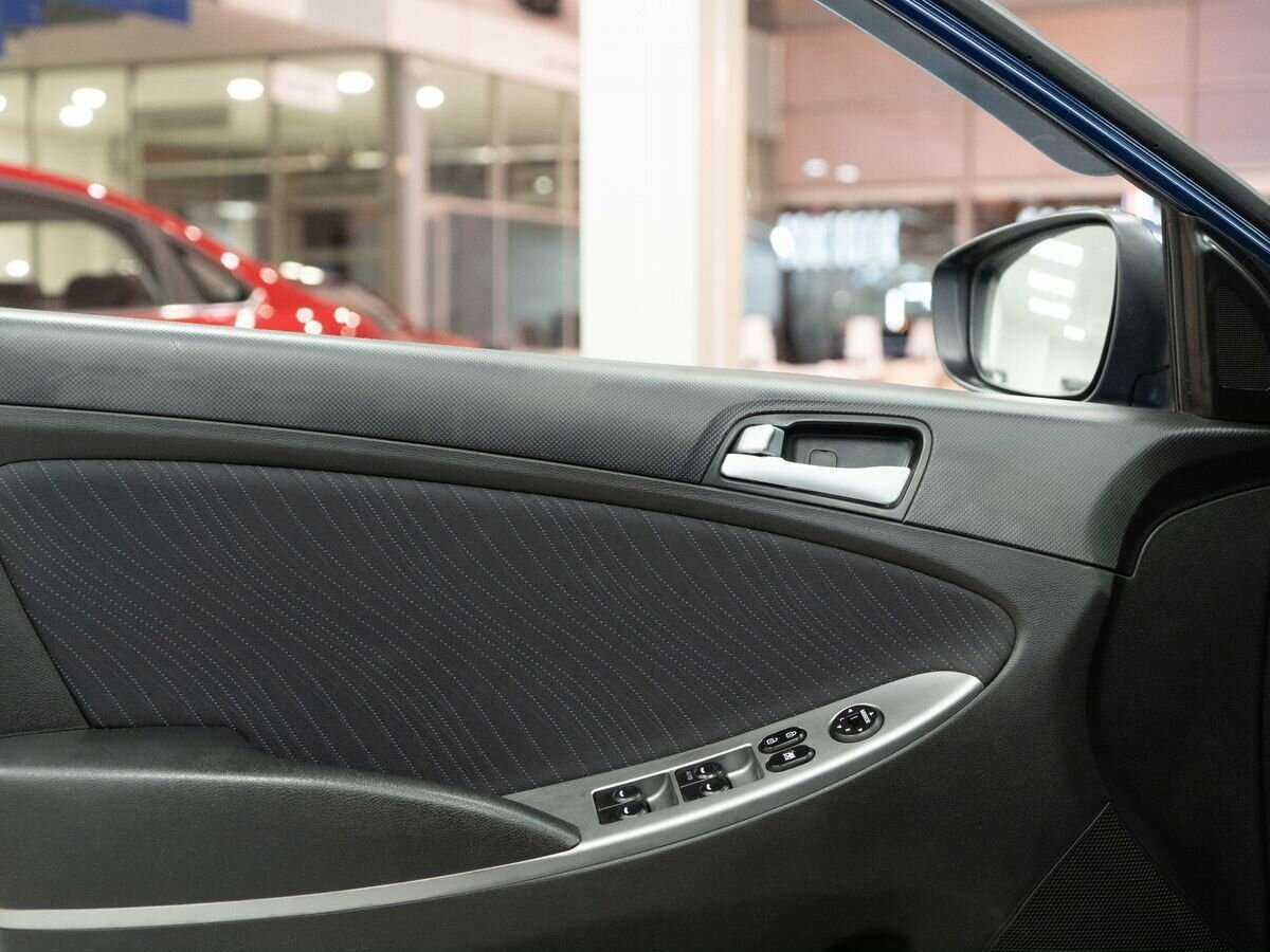 Hyundai Solaris с пробегом — 2015 год. Фото: #14