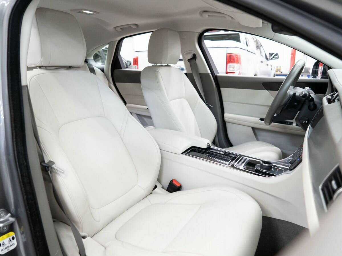 Jaguar XF с пробегом — 2017 год. Фото: #8