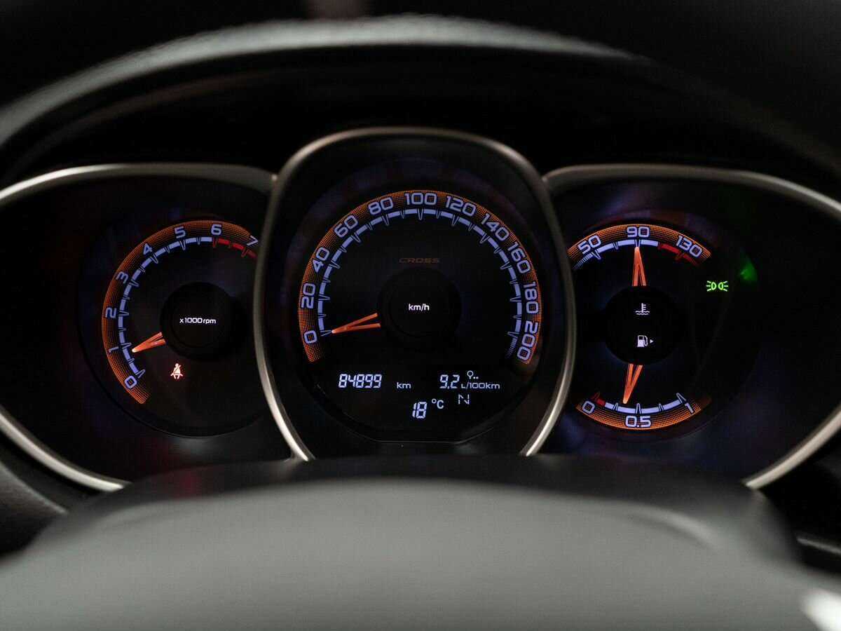 Lada (ВАЗ) Vesta с пробегом — 2018 год. Фото: #9