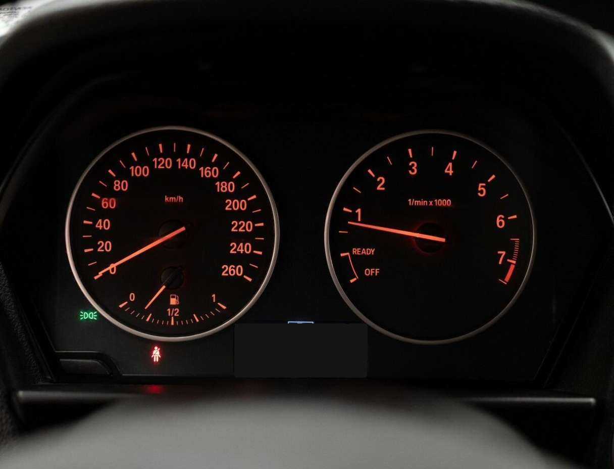 BMW 1 серии с пробегом — 2012 год. Фото: #8