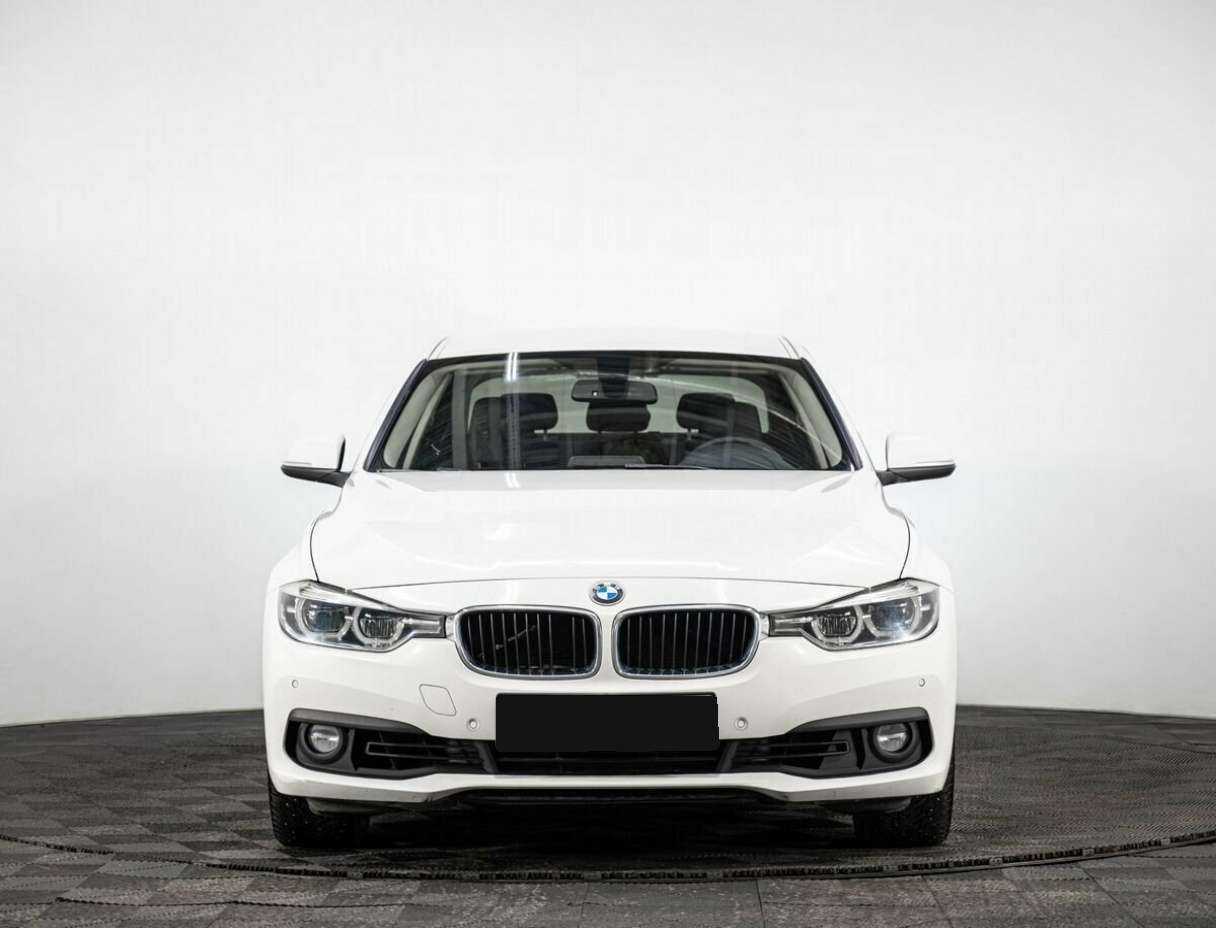 BMW 3 серии с пробегом — 2016 год. Фото: #1