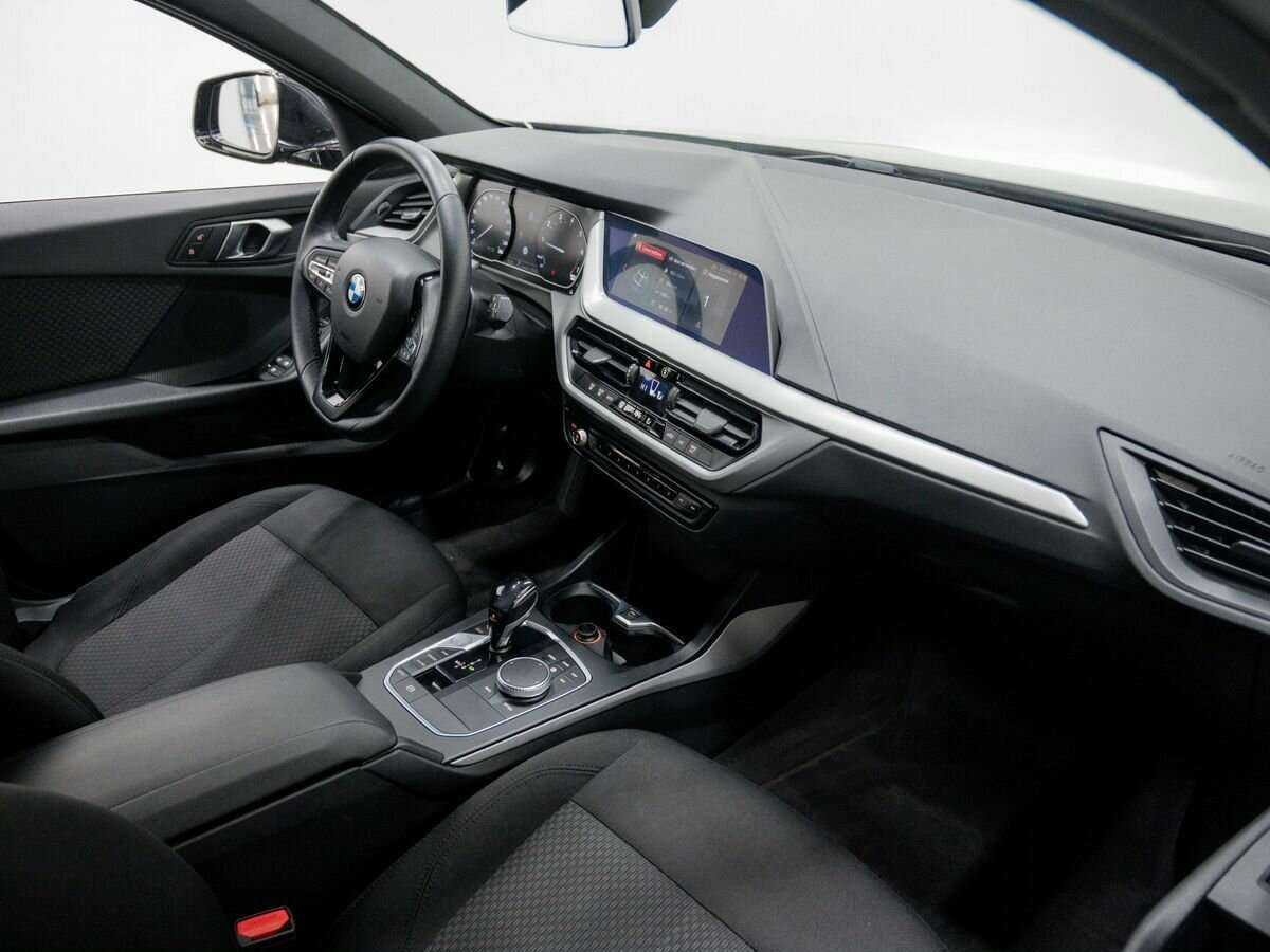 BMW 1 серии с пробегом — 2019 год. Фото: #6