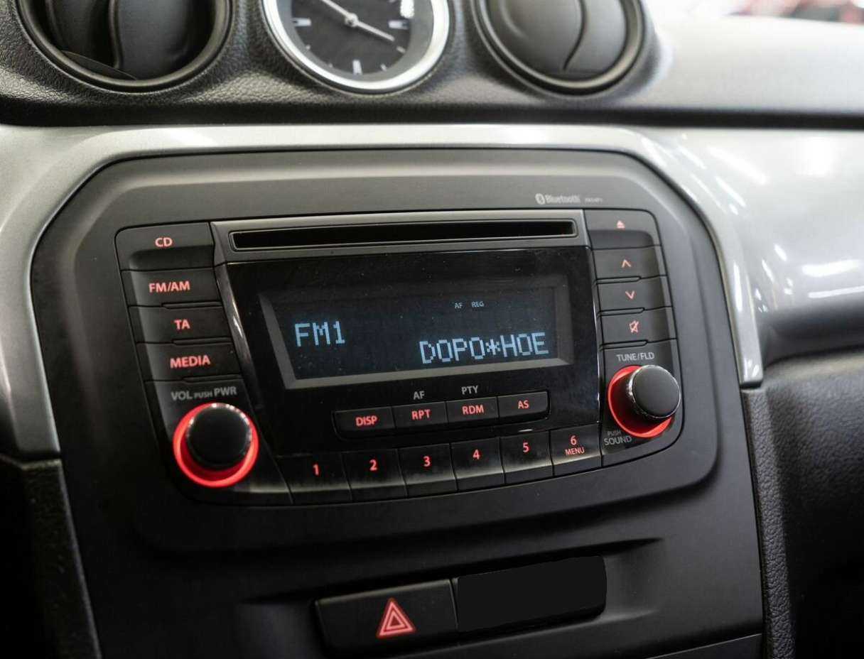 Suzuki Vitara с пробегом — 2015 год. Фото: #10