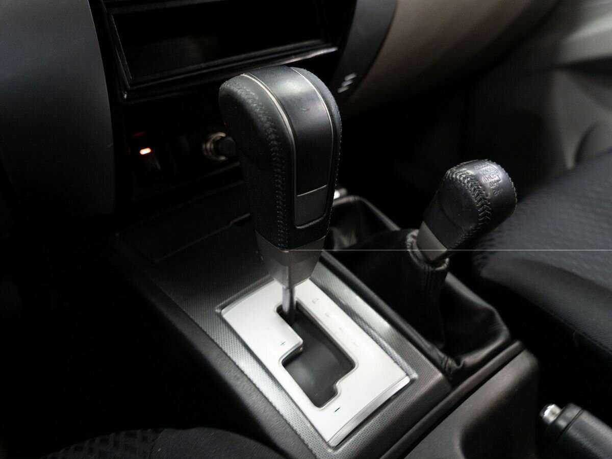 Mitsubishi Pajero Sport с пробегом — 2014 год. Фото: #12